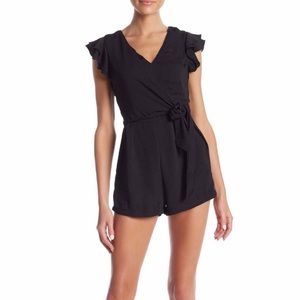 🍁Fall Sale🍁Romeo&Juliet Couture Tie Front Romper